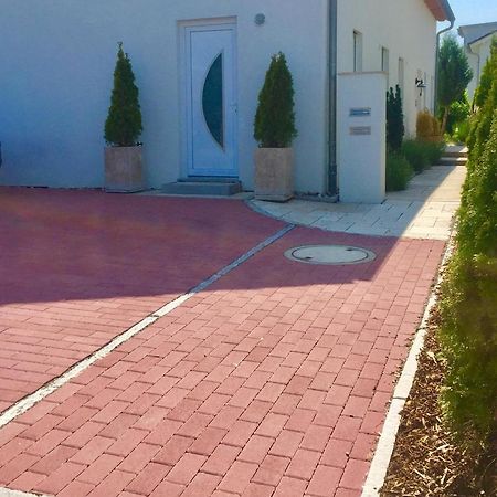 Neues Zimmerapartment Mit Bad Neckarwestheim المظهر الخارجي الصورة