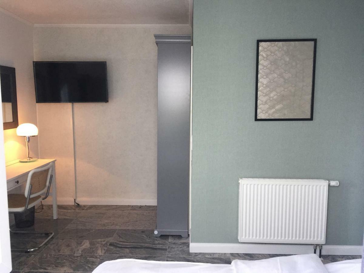 Neues Zimmerapartment Mit Bad Neckarwestheim المظهر الخارجي الصورة
